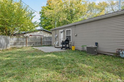Tiny photo for 1908 Whitcomb Avenue, Lafayette, IN 47904 (MLS # 202543839)