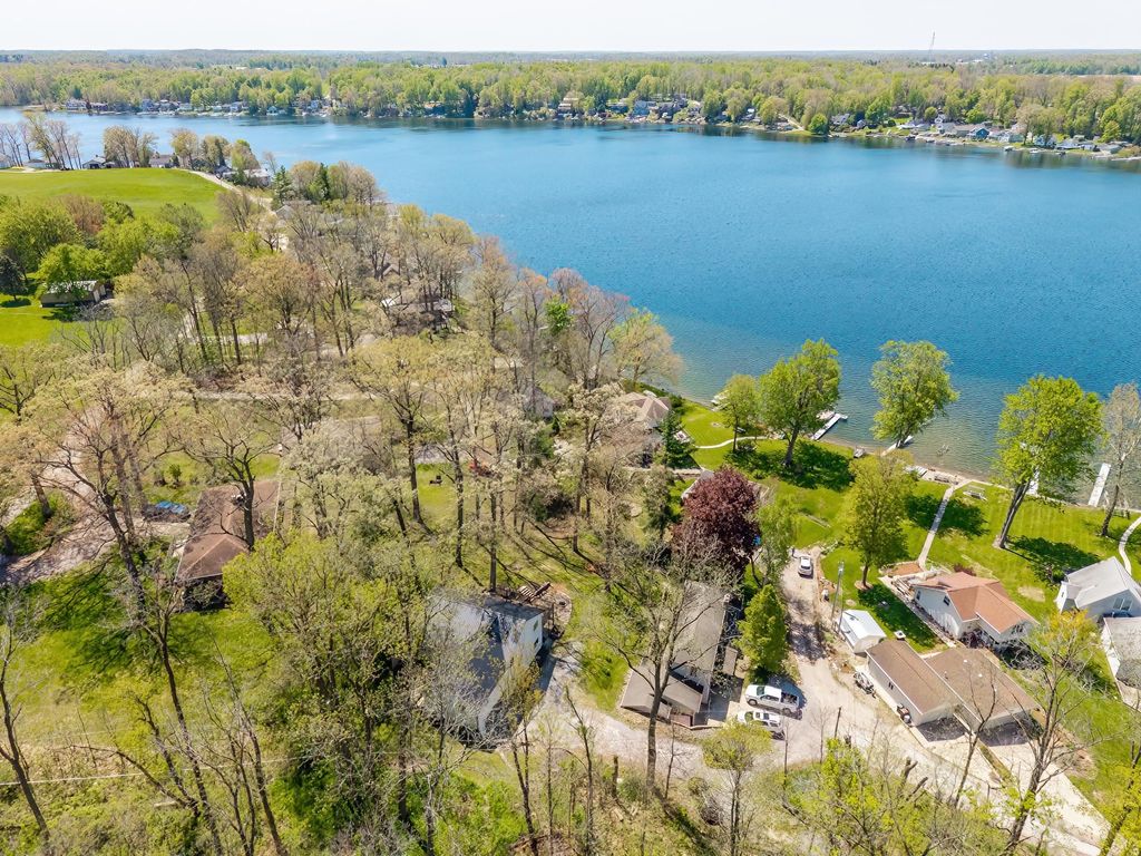 Photo of 5765 S 980 E, Wolcottville, IN 46795 (MLS # 202620501)