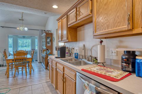 Tiny photo for 3620 Oaklyn Court, Evansville, IN 47711 (MLS # 202536186)