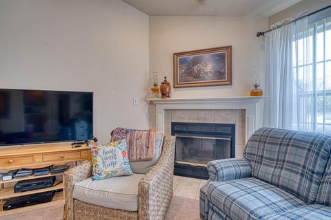 Tiny photo for 3620 Oaklyn Court, Evansville, IN 47711 (MLS # 202536186)