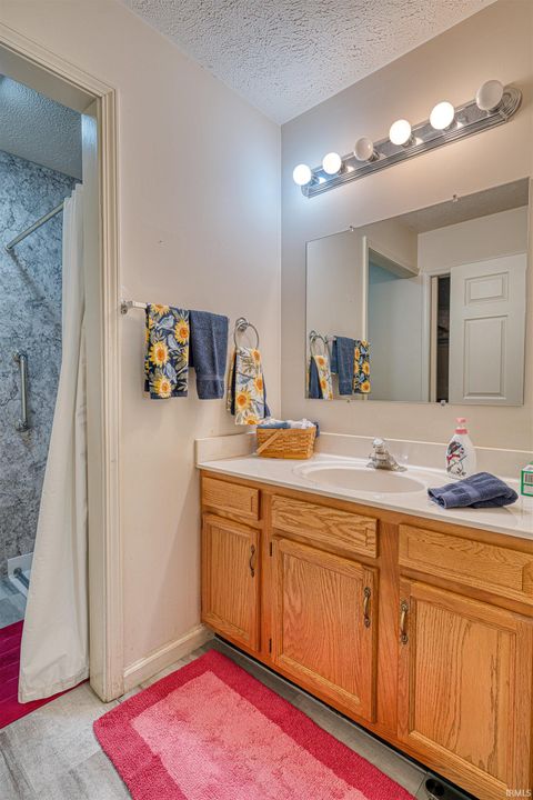 Tiny photo for 3620 Oaklyn Court, Evansville, IN 47711 (MLS # 202536186)