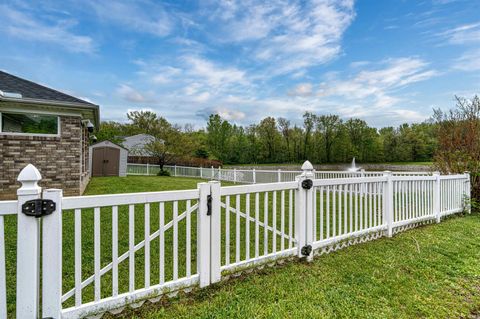 Tiny photo for 3620 Oaklyn Court, Evansville, IN 47711 (MLS # 202536186)