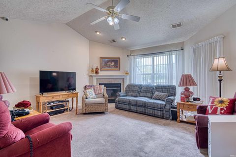 Tiny photo for 3620 Oaklyn Court, Evansville, IN 47711 (MLS # 202536186)