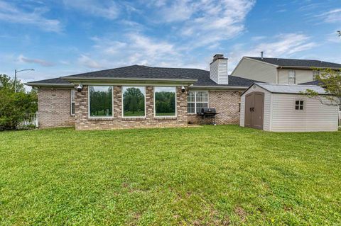 Tiny photo for 3620 Oaklyn Court, Evansville, IN 47711 (MLS # 202536186)