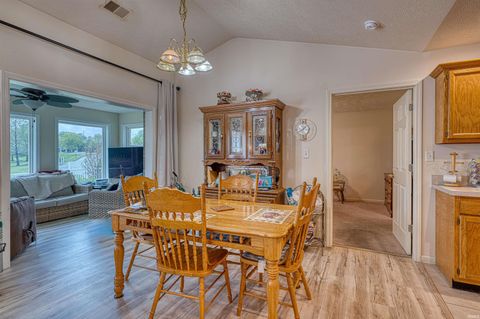 Tiny photo for 3620 Oaklyn Court, Evansville, IN 47711 (MLS # 202536186)