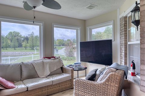 Tiny photo for 3620 Oaklyn Court, Evansville, IN 47711 (MLS # 202536186)