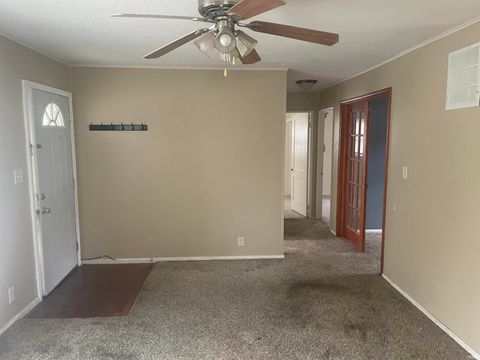 Tiny photo for 558 E 5Th Street, Peru, IN 46970 (MLS # 202545499)