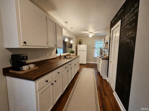 Tiny photo for 3123 S Meridian Street, Marion, IN 46953 (MLS # 202643598)