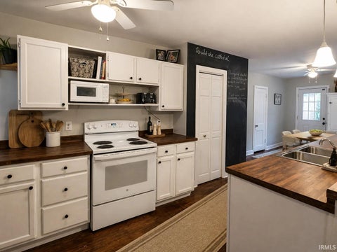 Tiny photo for 3123 S Meridian Street, Marion, IN 46953 (MLS # 202643598)