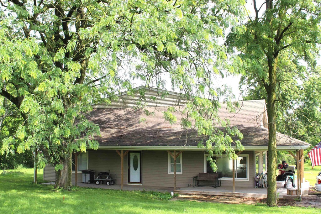 Photo of 5036 Lower Huntington Rd RD, Fort Wayne, IN 46809 (MLS # 202625263)