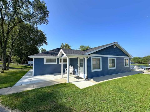 Tiny photo for 5240 E Wenz Drive, Monticello, IN 47960 (MLS # 202606888)