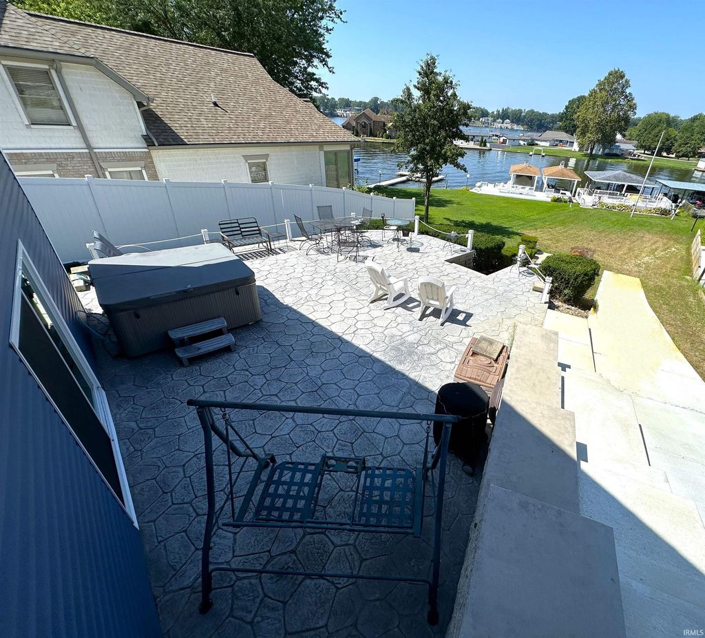 Photo of 5240 E Wenz Drive, Monticello, IN 47960 (MLS # 202606888)