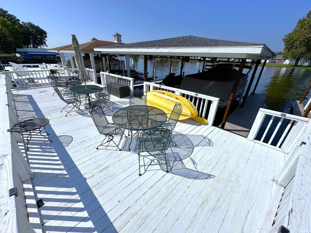 Photo of 5240 E Wenz Drive, Monticello, IN 47960 (MLS # 202606888)