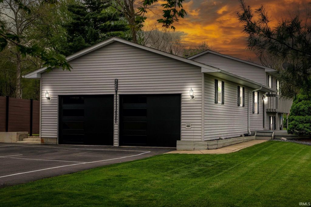 Photo of 9285 E Sleepy Hollow Parkway, Cromwell, IN 46732 (MLS # 202604684)