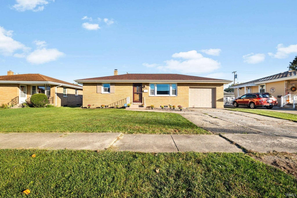Photo of 542 W 12th Street, Mishawaka, IN 46544 (MLS # 202644521)