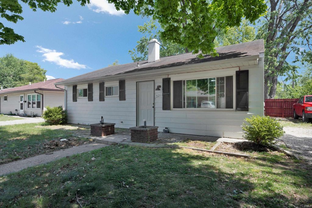 Photo of 5217 Warren Drive, Evansville, IN 47710 (MLS # 202614890)