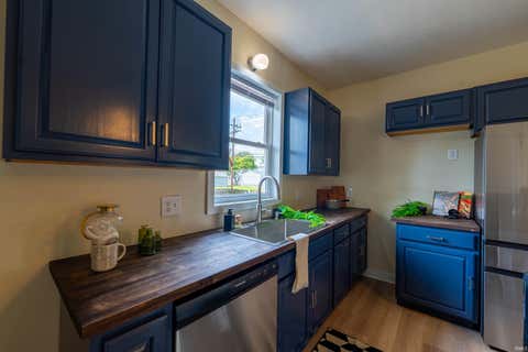 Tiny photo for 1301 S Buckeye Street, Kokomo, IN 46902 (MLS # 202630623)