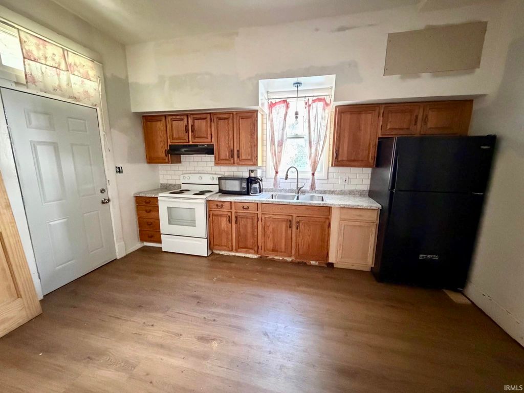 Photo of 600 Adams Avenue, Evansville, IN 47713 (MLS # 202603350)