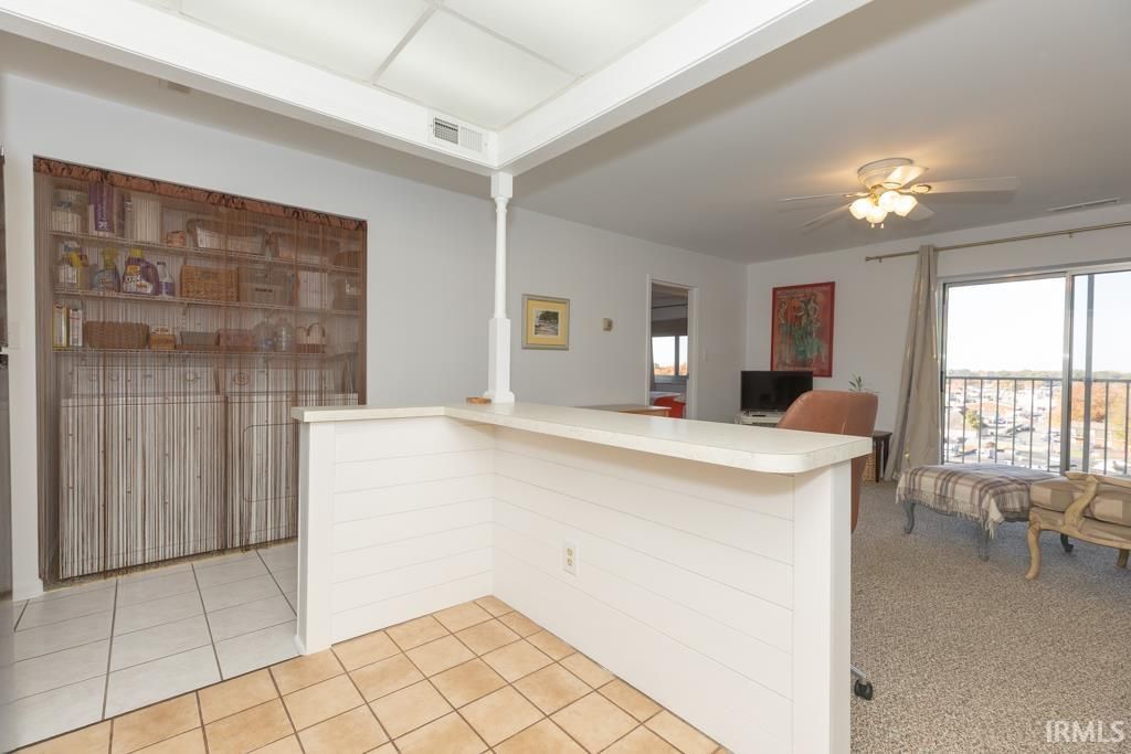 Photo of 600 S Cullen Avenue #802, Evansville, IN 47715 (MLS # 202544894)