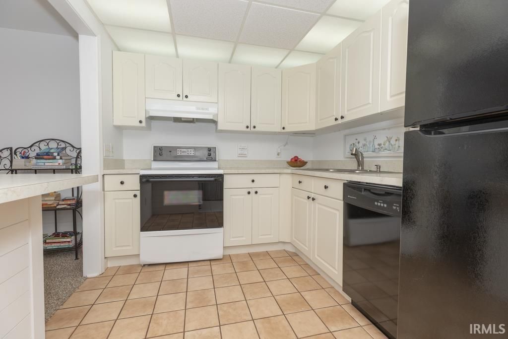 Photo of 600 S Cullen Avenue #802, Evansville, IN 47715 (MLS # 202544894)