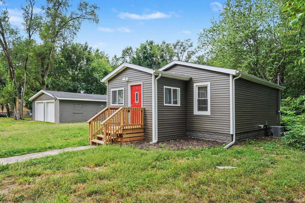 Photo of 54327 Hastings Street, Elkhart, IN 46514 (MLS # 202637477)