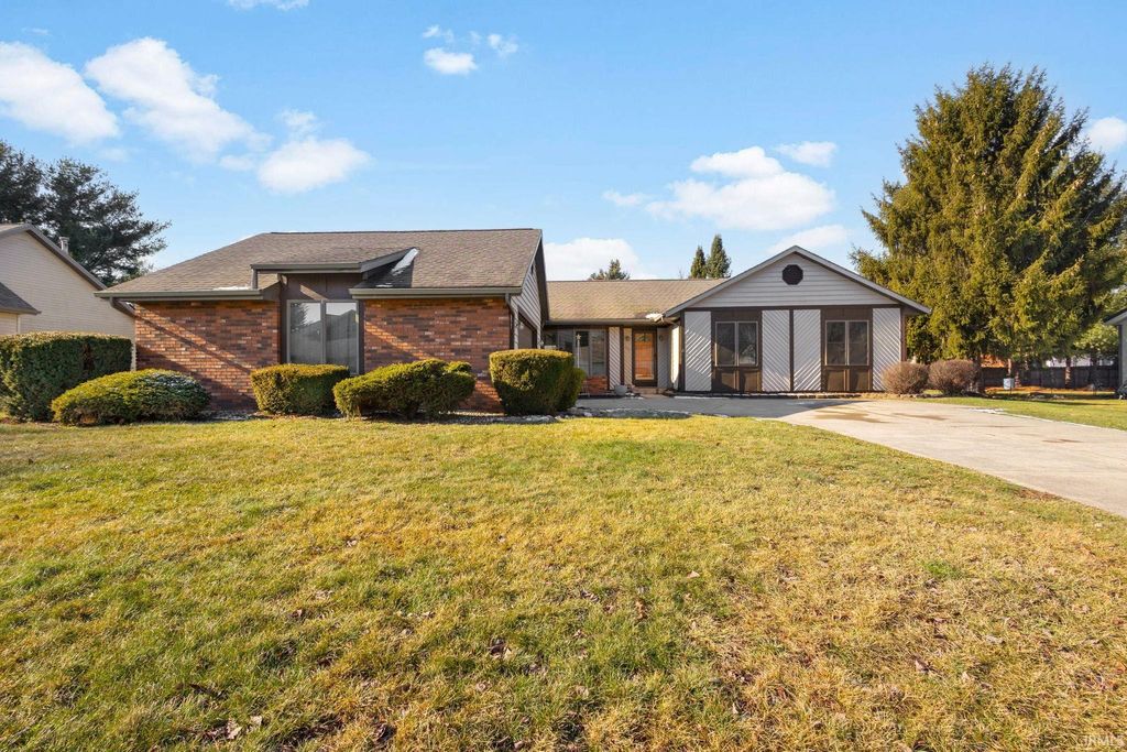 Photo of 605 Hawthorne Drive, Goshen, IN 46526 (MLS # 202601319)