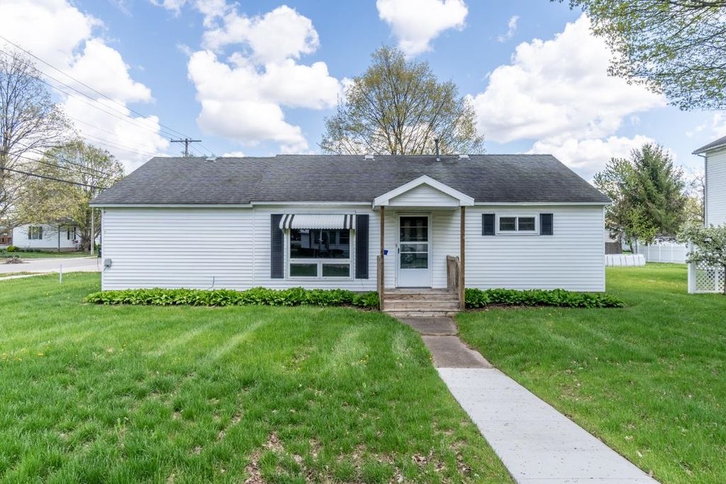 Photo of 106 N Coldwater Street, Fremont, IN 46737 (MLS # 202615220)