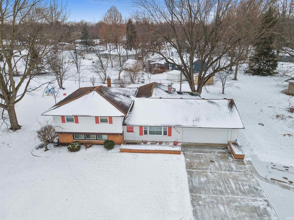 Photo of 5745 N Brookwood Drive, Fort Wayne, IN 46835 (MLS # 202602694)