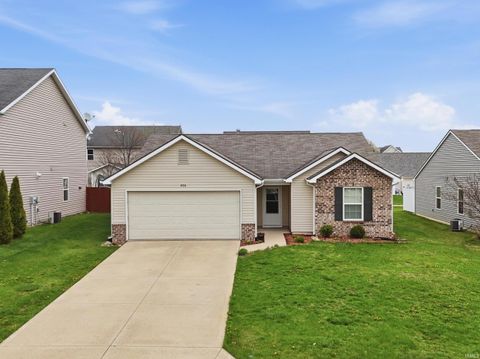 Photo of 1924 Black Bear Drive, Fort Wayne, IN 46808 (MLS # 202613836)