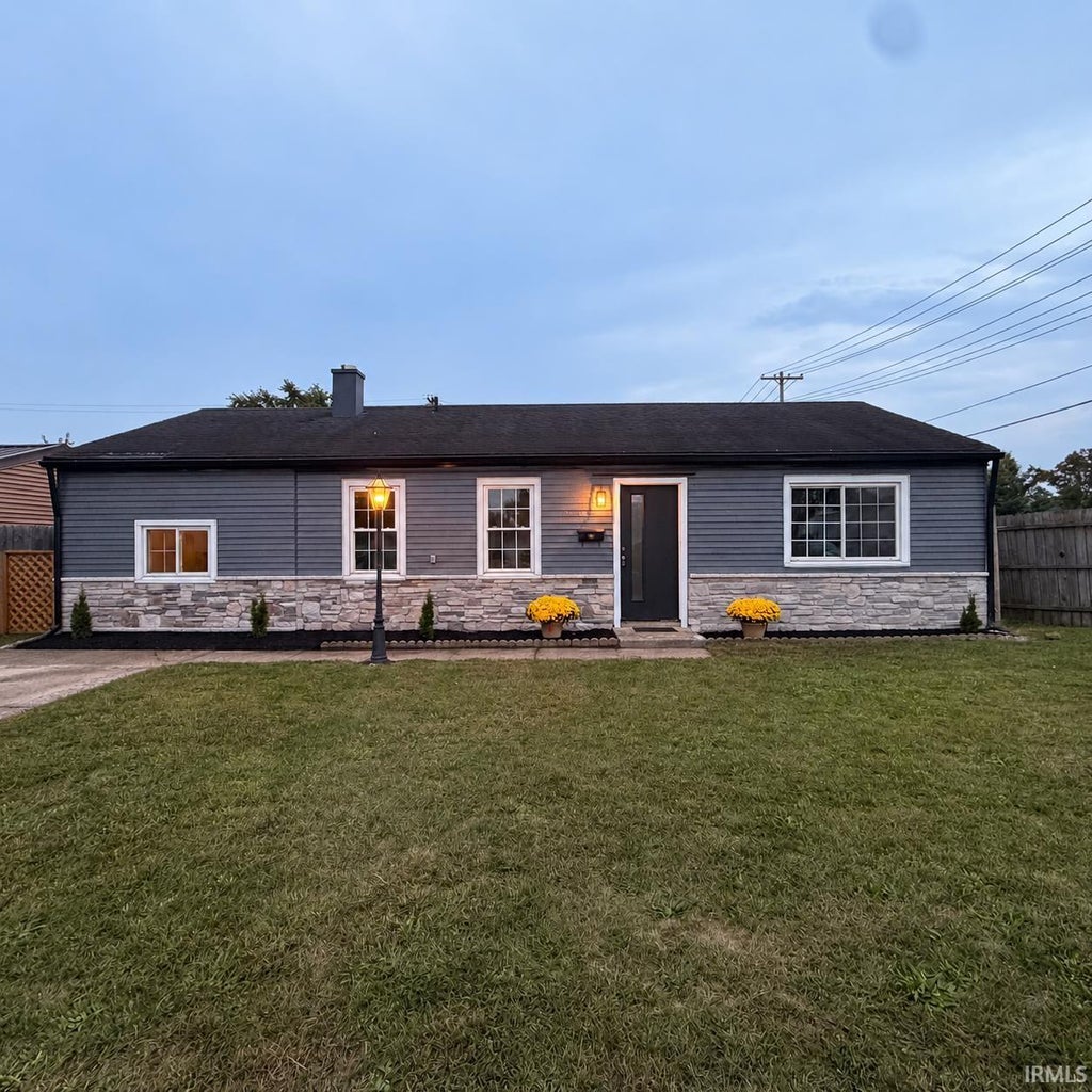 Photo of 118 N Walnut Street, Mishawaka, IN 46544 (MLS # 202641063)