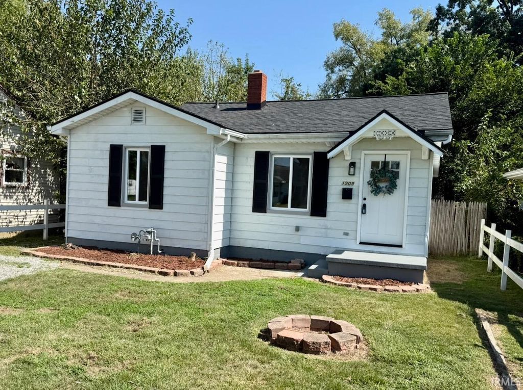 Photo of 1909 Haven Drive, Evansville, IN 47711 (MLS # 202538150)