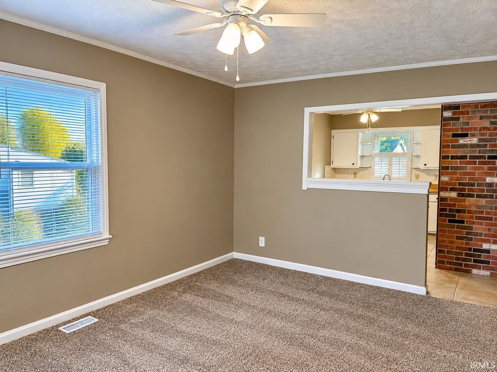 Photo of 1523 Monroe Avenue, Evansville, IN 47714 (MLS # 202644408)