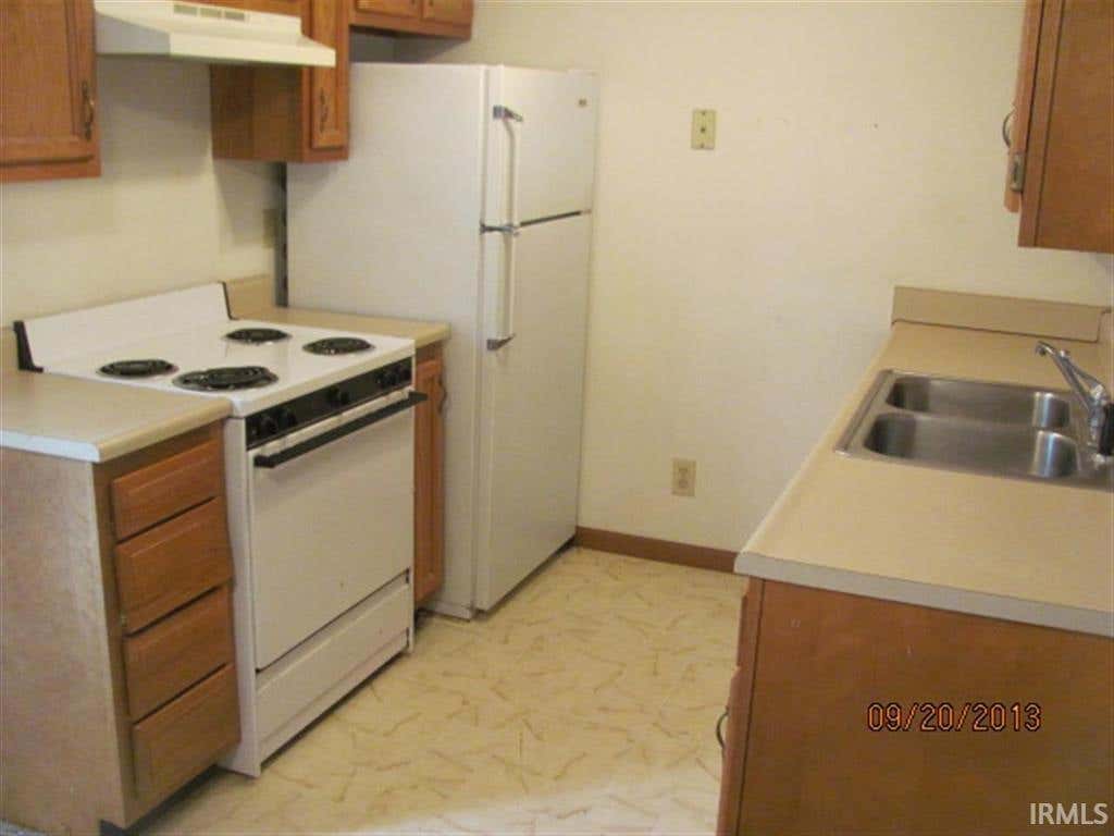 Photo of 2814 Plaza Lane, Lafayette, IN 47909 (MLS # 202629316)