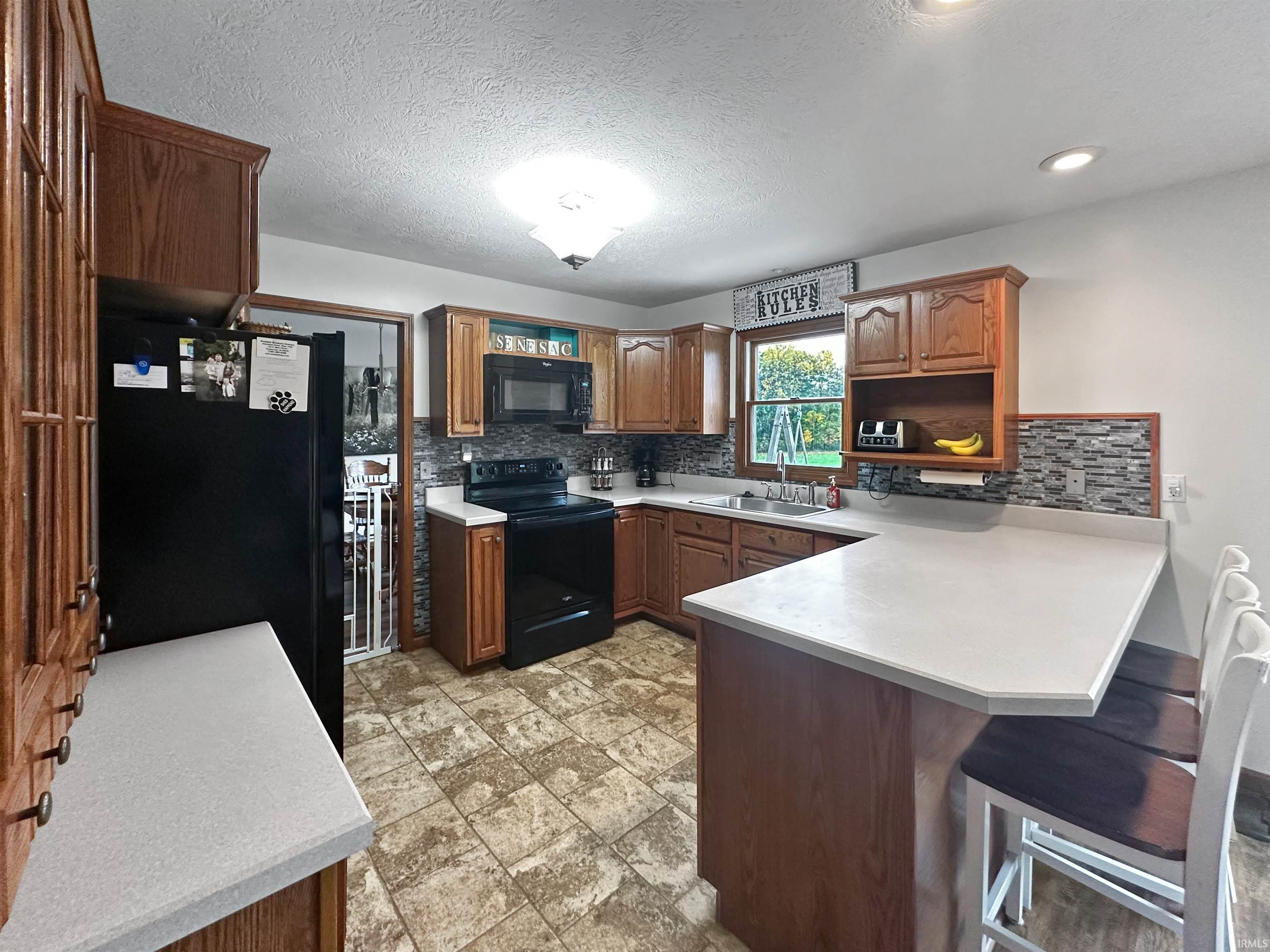 Frankfort, Indiana 46041, United States, 4 Bedrooms Bedrooms, ,3 BathroomsBathrooms,Residential,Active,232751