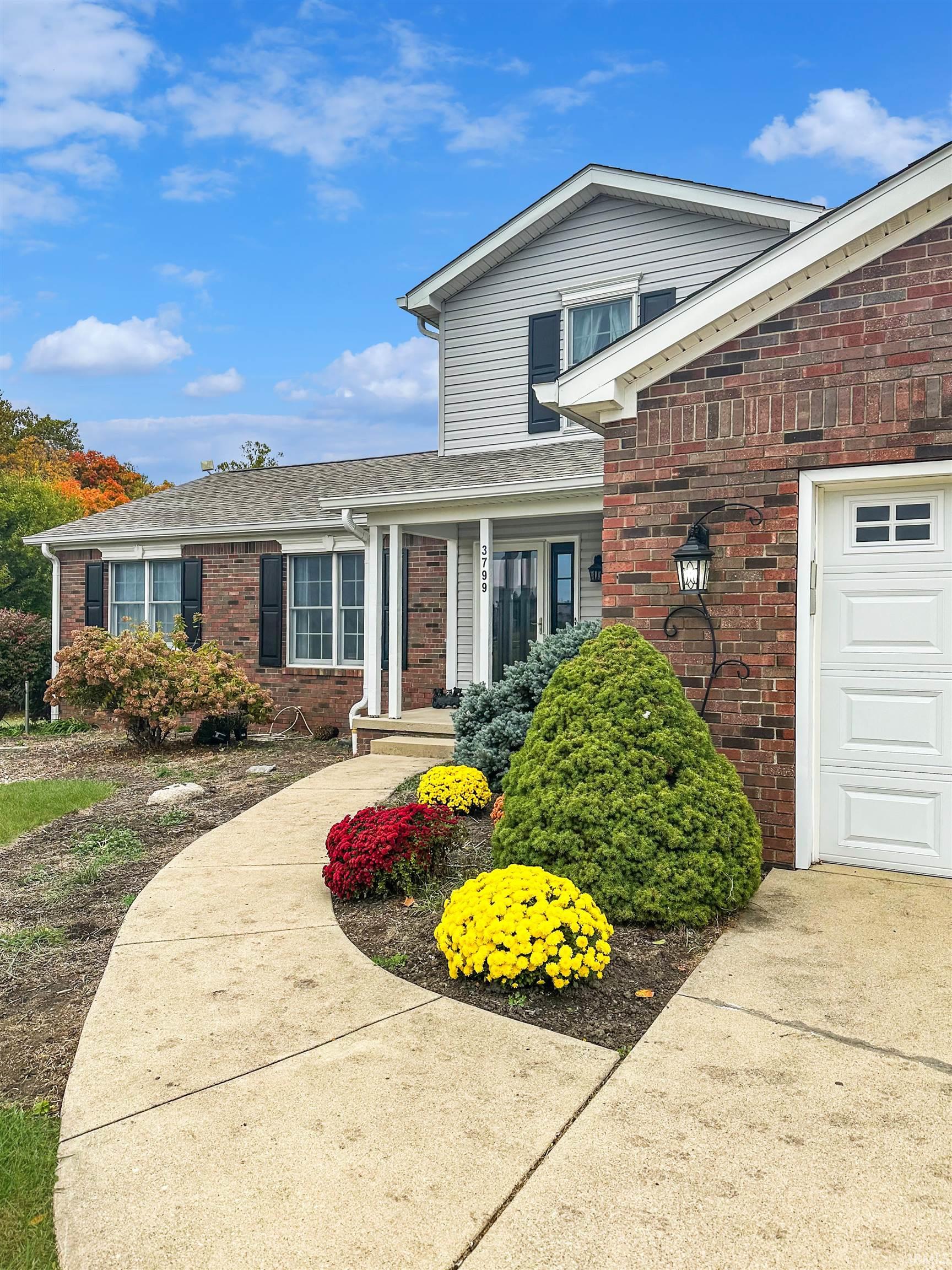 Frankfort, Indiana 46041, United States, 4 Bedrooms Bedrooms, ,3 BathroomsBathrooms,Residential,Active,232751