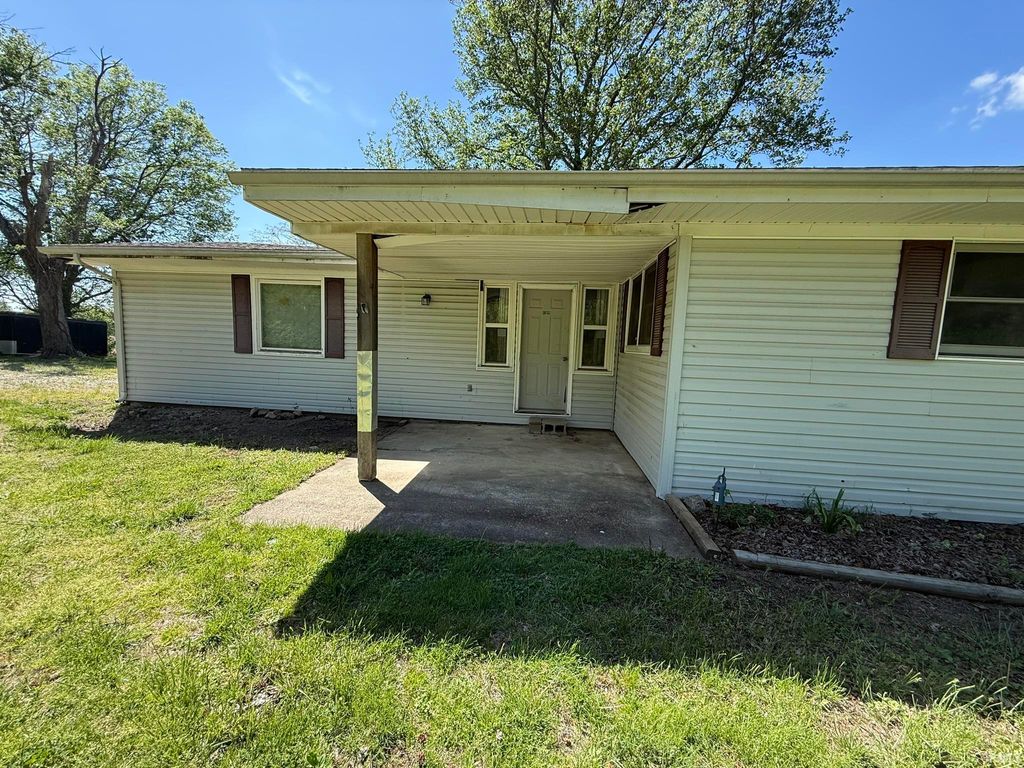 Photo of 422 N Old Plank Road, Boonville, IN 47601 (MLS # 202613696)