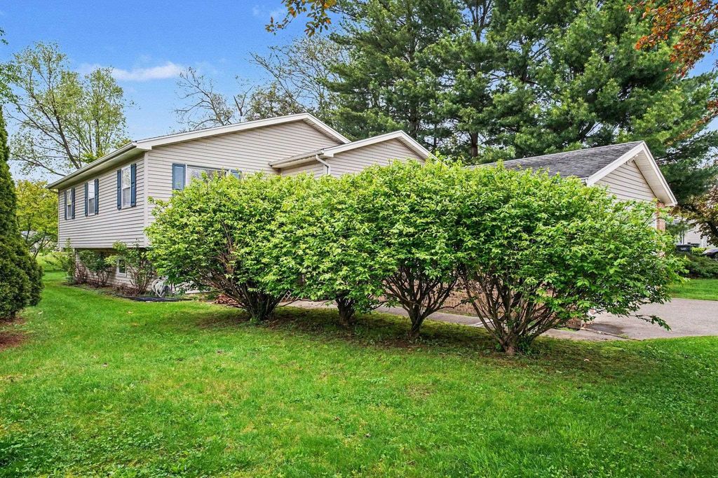 Photo of 803 Northwood Drive, South Bend, IN 46617 (MLS # 202617091)