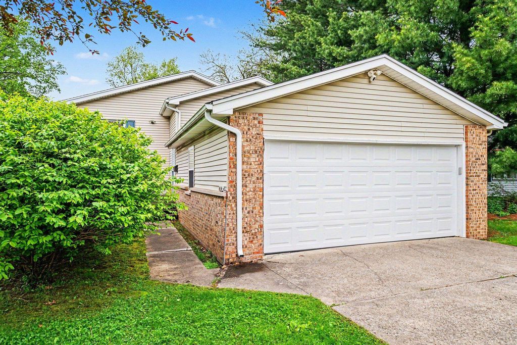 Photo of 803 Northwood Drive, South Bend, IN 46617 (MLS # 202617091)