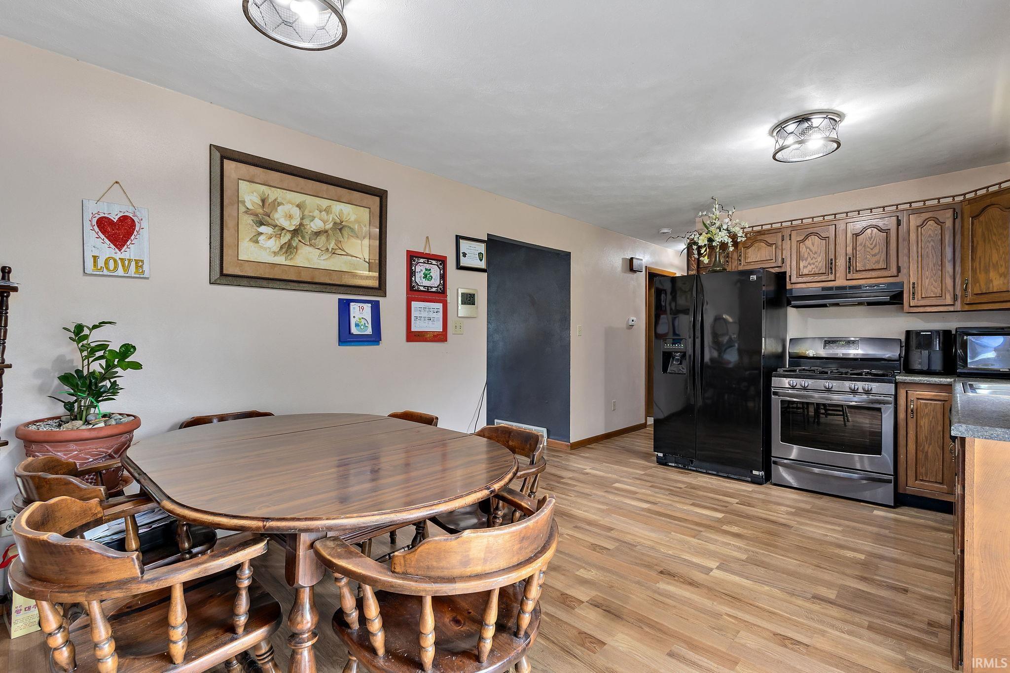 Middlebury, Indiana 46540, United States, 3 Bedrooms Bedrooms, ,2 BathroomsBathrooms,Residential,Active,134215