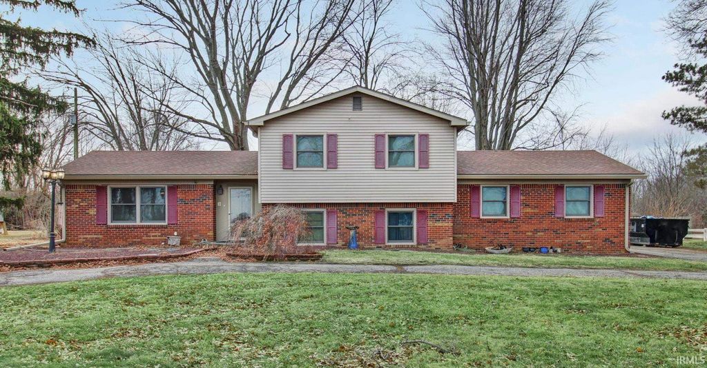 Photo of 5867 W 100 N, Kokomo, IN 46901 (MLS # 202601041)