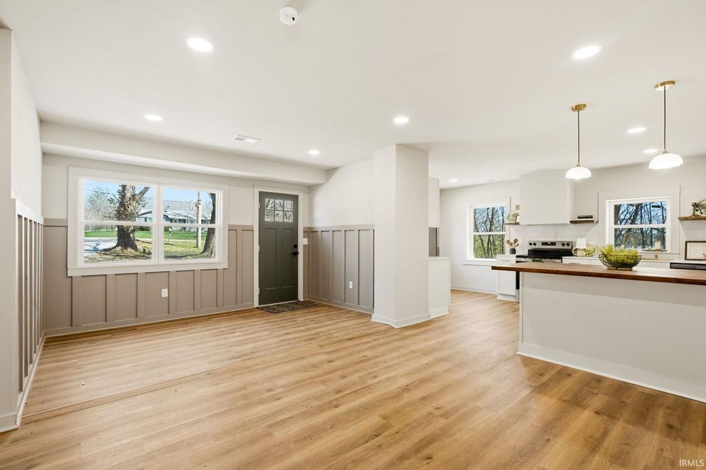 Photo of 2524 Diefenbach Road, Evansville, IN 47720 (MLS # 202609158)