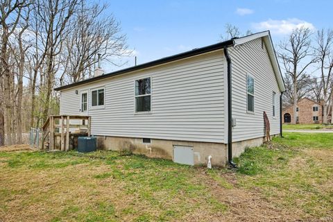 Tiny photo for 305 Kennedy Place, Crawfordsville, IN 47933 (MLS # 202611429)