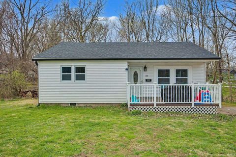 Photo of 305 Kennedy Place, Crawfordsville, IN 47933 (MLS # 202611429)