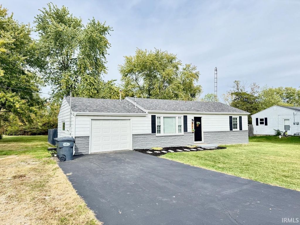 Photo of 9204 E Miller Street, Selma, IN 47383 (MLS # 202542331)