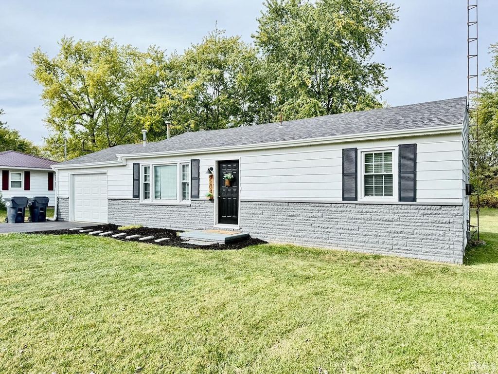 Photo of 9204 E Miller Street, Selma, IN 47383 (MLS # 202542331)