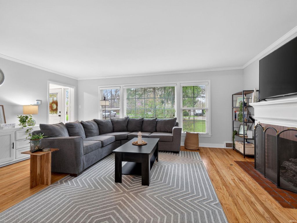 Photo of 4222 Hazelhurst Drive, Fort Wayne, IN 46804 (MLS # 202614475)