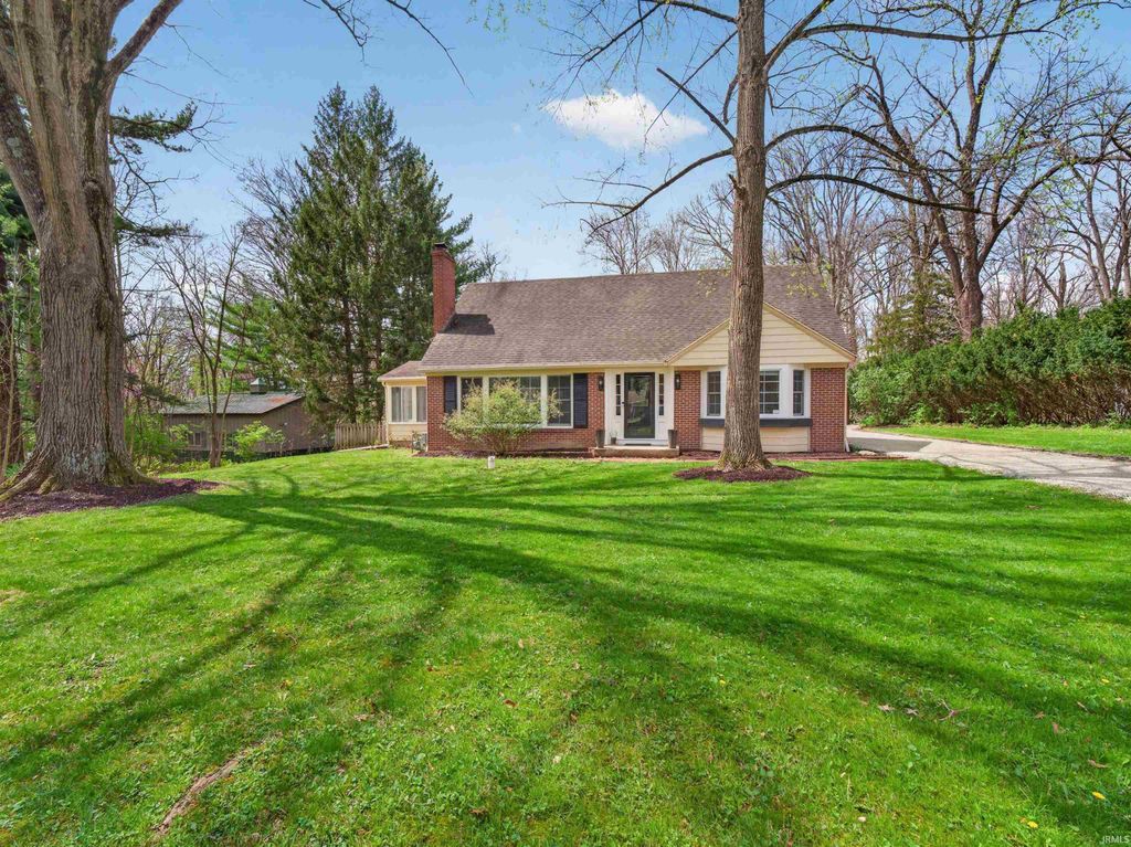 Photo of 4222 Hazelhurst Drive, Fort Wayne, IN 46804 (MLS # 202614475)