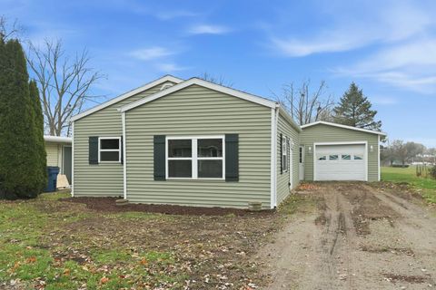 Photo of 600 N Washington Street, Angola, IN 46703 (MLS # 202547111)