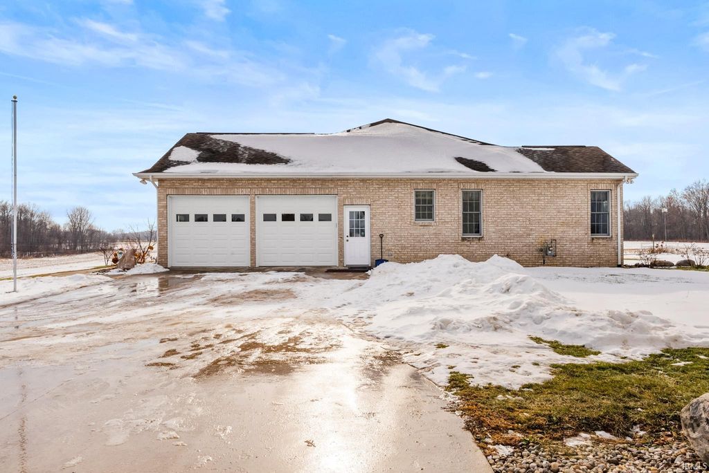 Photo of 4239 S Kinsey Road, Warsaw, IN 46580 (MLS # 202547480)