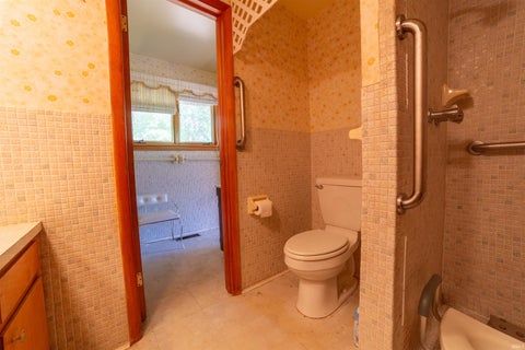 Tiny photo for 1612 Felstead Road, Evansville, IN 47712 (MLS # 202641441)